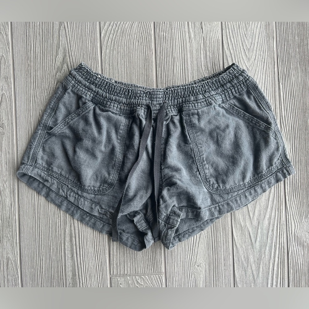 Altar’d State Relaxed Elastic Waist 2.5 Inseam Shorts Size Medium Blue Gray